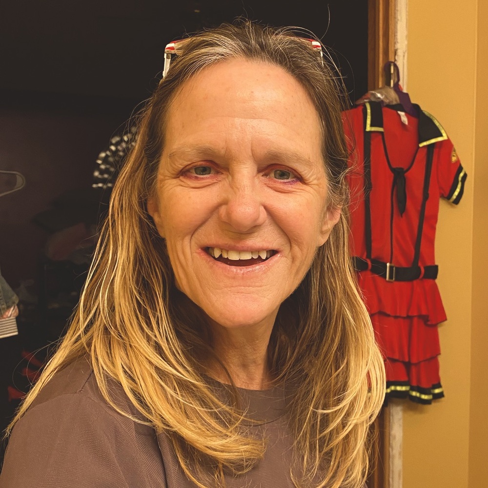 Meet your Posher, Cynthia